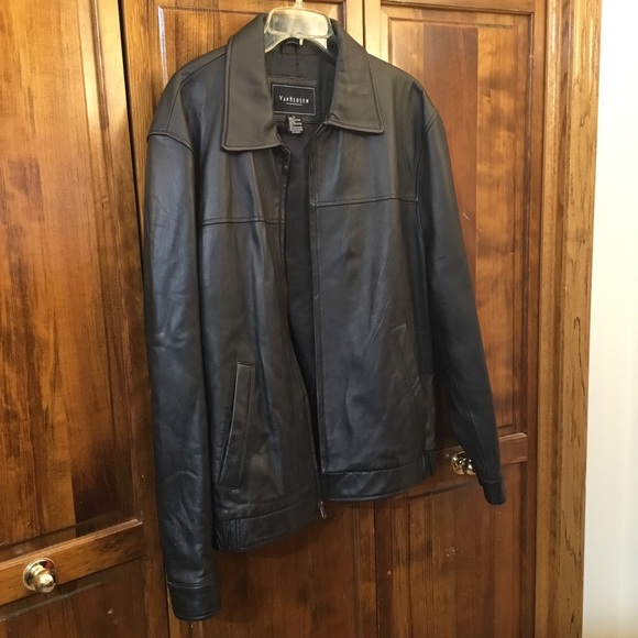 Van Heusen leather jacket, size L snap cuffs, interior pockets - Picture 1 of 3
